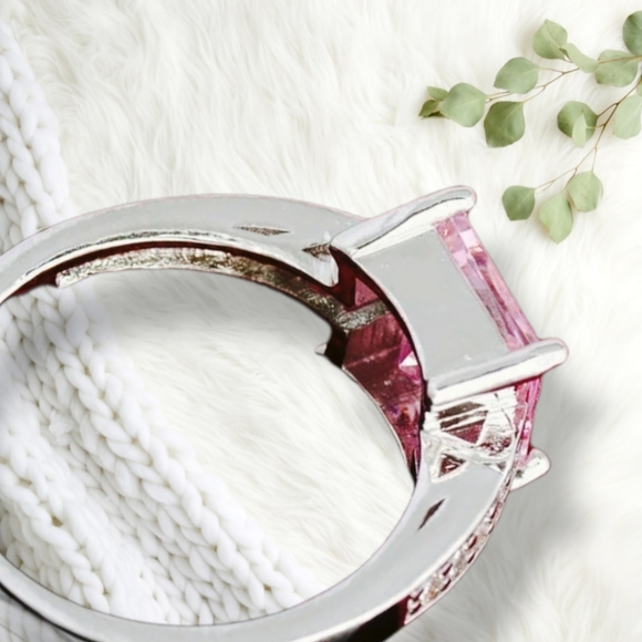 Sterling Silver Pink Solitaire Zircon Ring .925  NWT - Picture 4 of 5